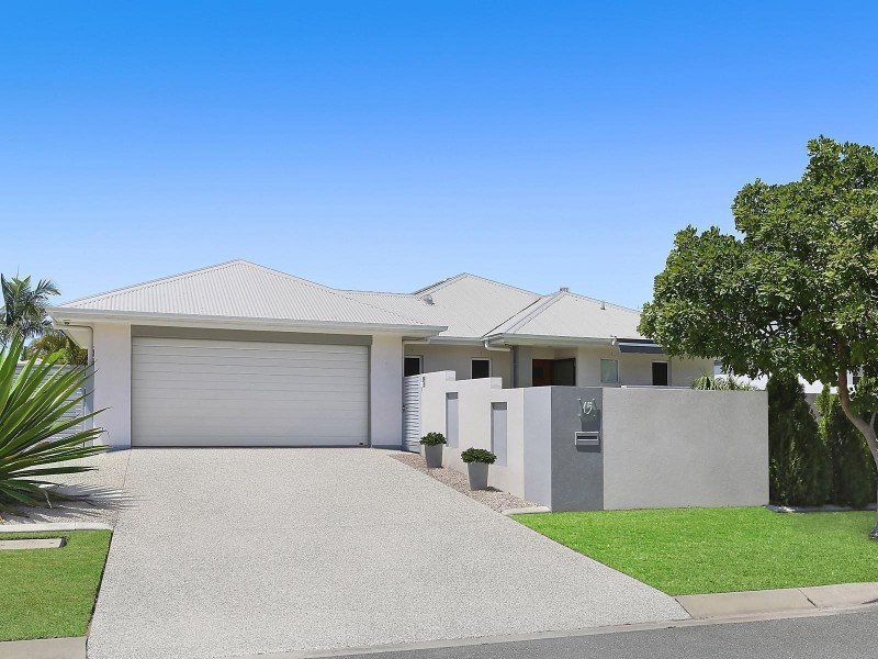 15 Echo Street, Pelican Waters QLD 4551