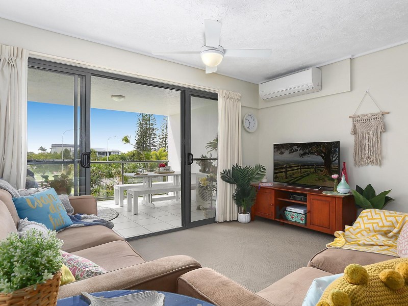 26/4 Grand Parade, Kawana Island QLD 4575