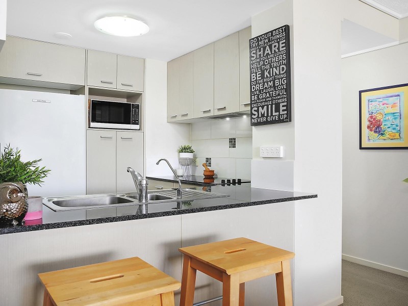 26/4 Grand Parade, Kawana Island QLD 4575