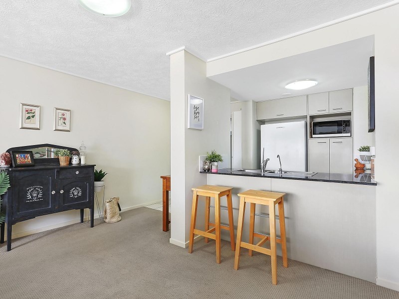 26/4 Grand Parade, Kawana Island QLD 4575