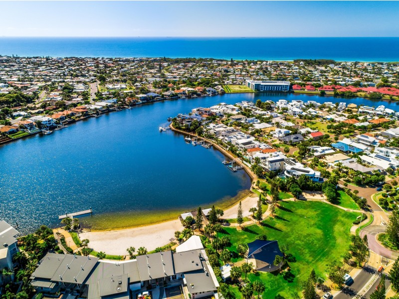 26/4 Grand Parade, Kawana Island QLD 4575