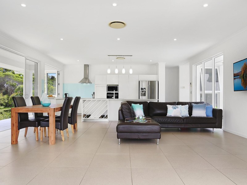 12 Stephen Burton Way, Pelican Waters QLD 4551