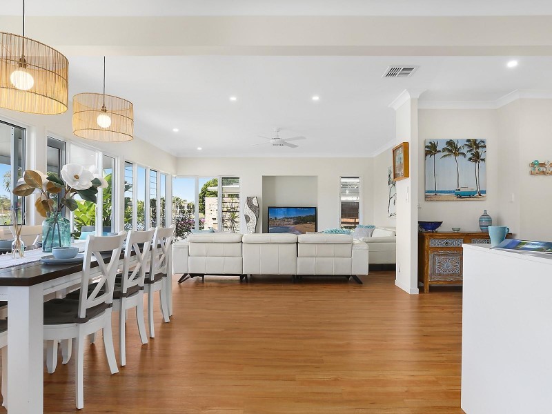 5 Tripcony Court, Pelican Waters QLD 4551