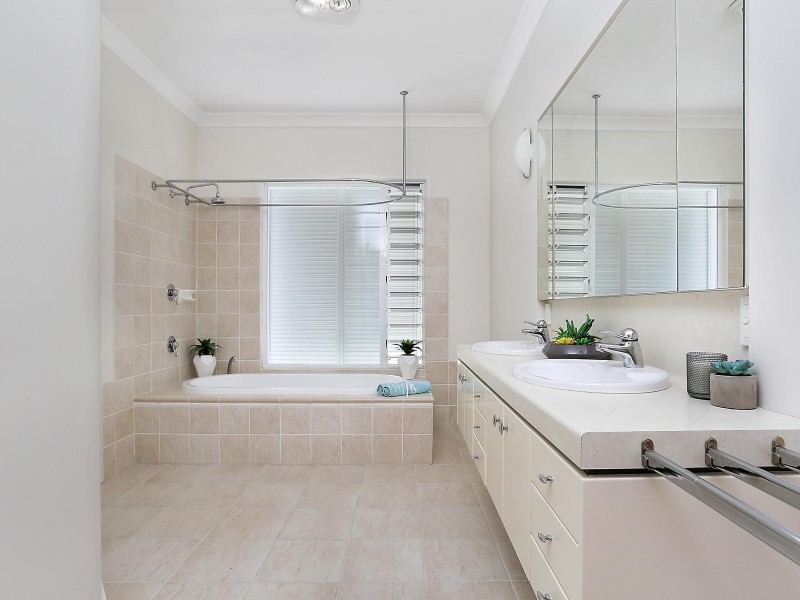 5 Tripcony Court, Pelican Waters QLD 4551