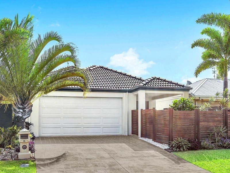 15 Maldives Place, Kawana Island QLD 4575