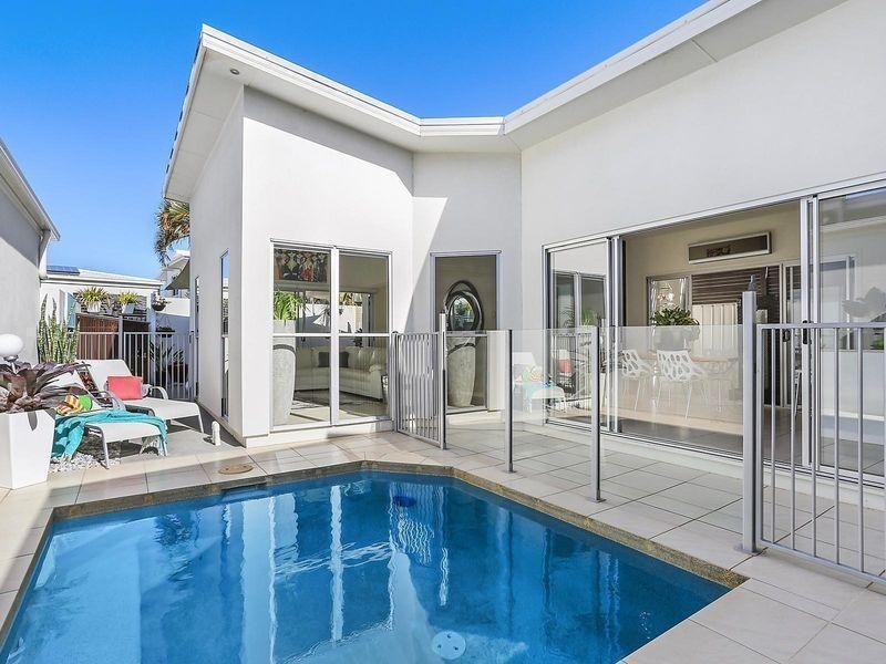 20 Tortola Place, Kawana Island QLD 4575