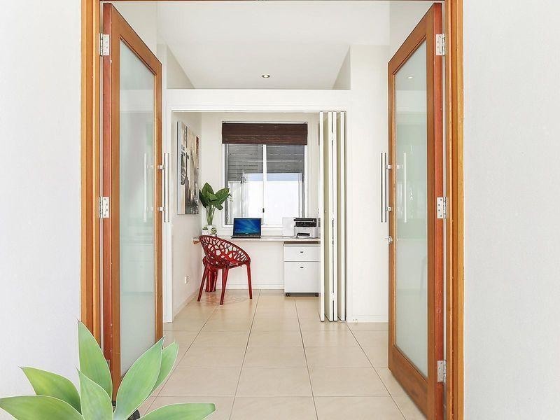 20 Tortola Place, Kawana Island QLD 4575