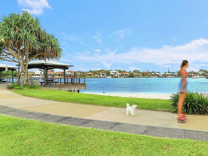 20 Tortola Place, Kawana Island QLD 4575