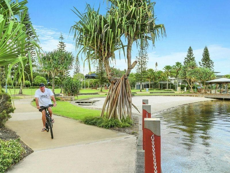 20 Tortola Place, Kawana Island QLD 4575