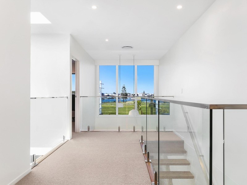 4/14 Coral Sea Drive, Pelican Waters QLD 4551