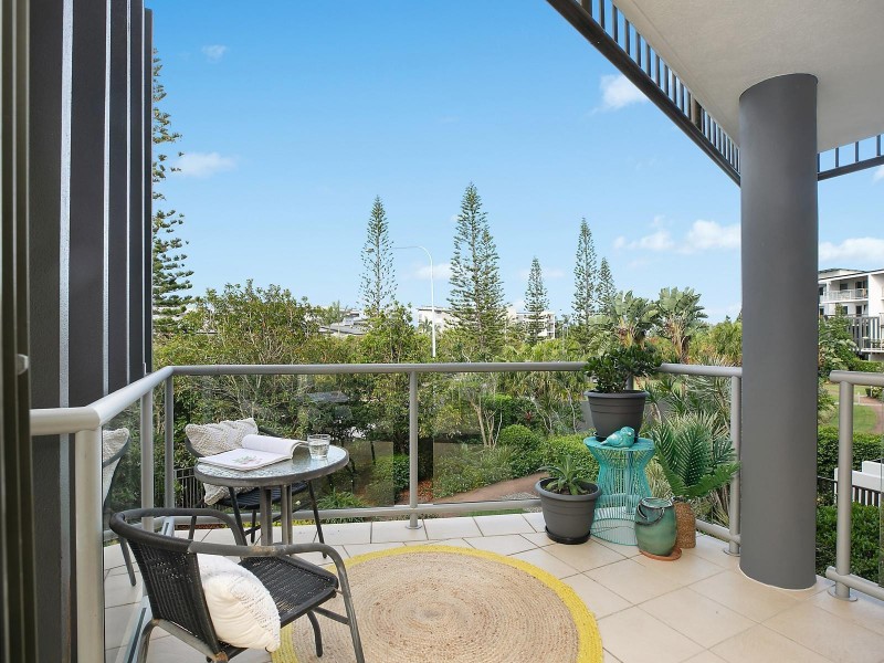 16/10 Grand Parade, Kawana Island QLD 4575