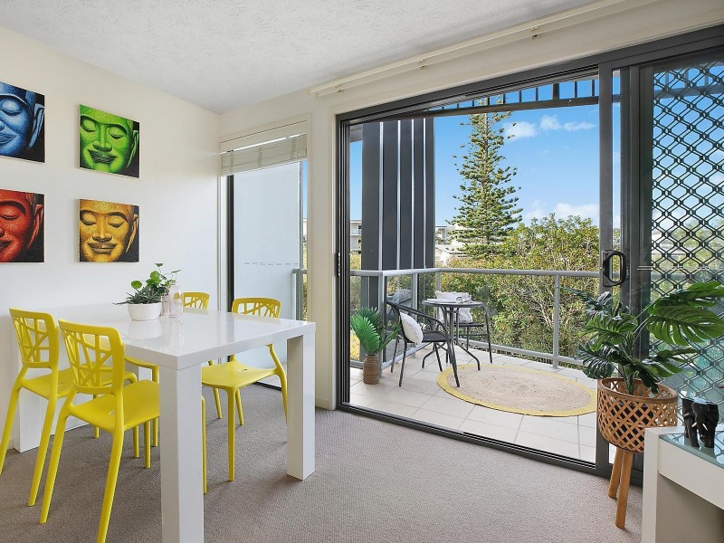 16/10 Grand Parade, Kawana Island QLD 4575