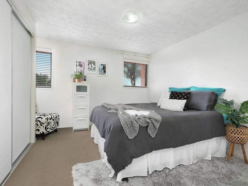 16/10 Grand Parade, Kawana Island QLD 4575