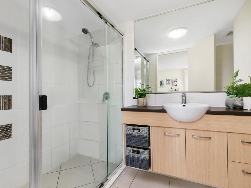 16/10 Grand Parade, Kawana Island QLD 4575