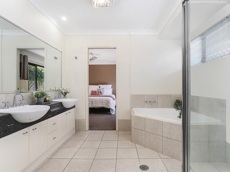 4 Madagascar Court, Kawana Island QLD 4575