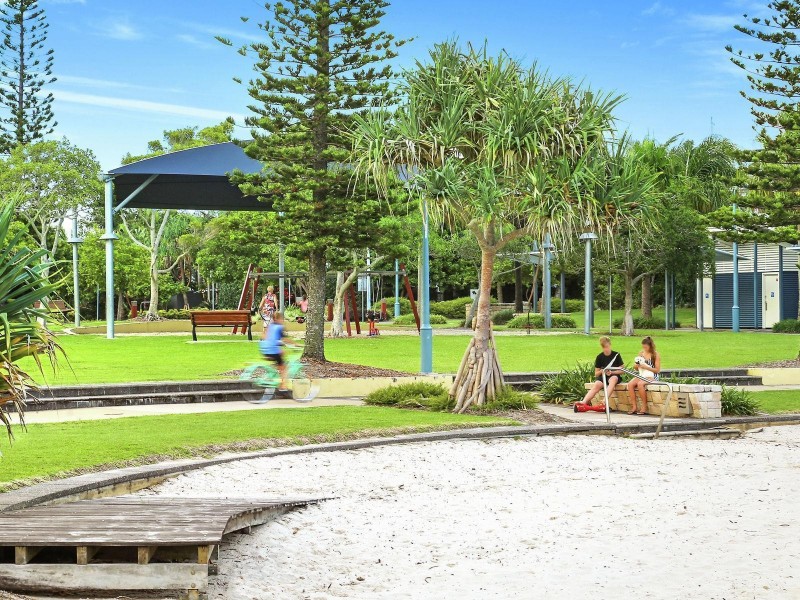 4 Madagascar Court, Kawana Island QLD 4575