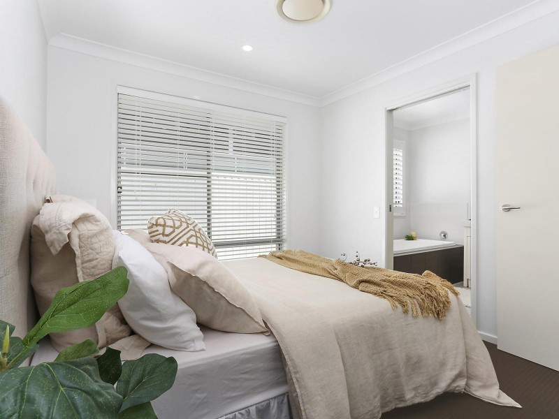 6 Bond Street, Pelican Waters QLD 4551