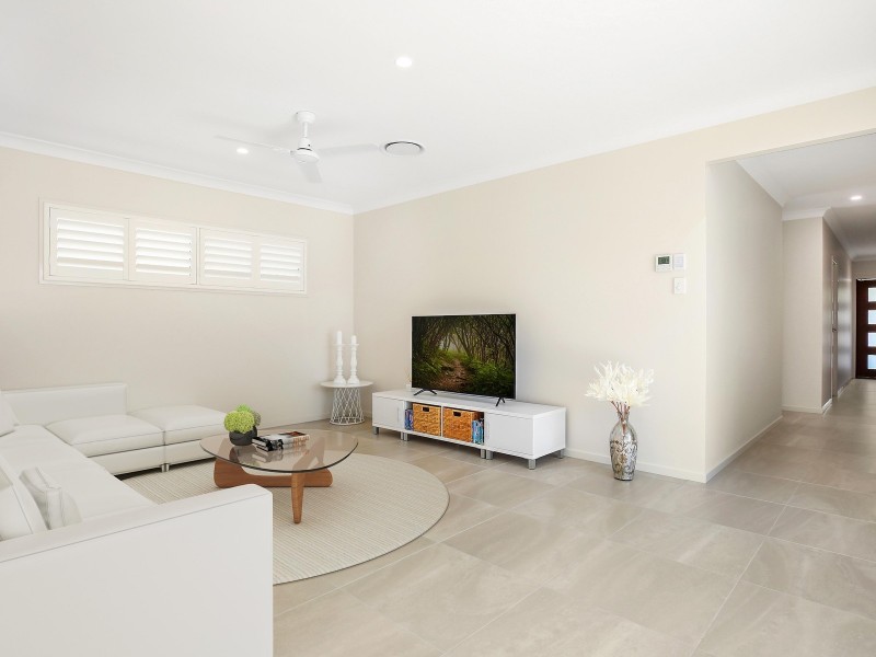 8 Warrego Drive, Pelican Waters QLD 4551