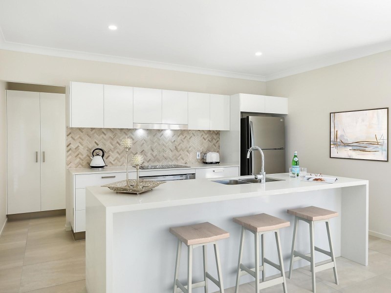 8 Warrego Drive, Pelican Waters QLD 4551