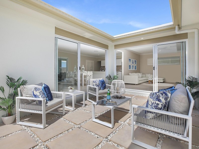 8 Warrego Drive, Pelican Waters QLD 4551