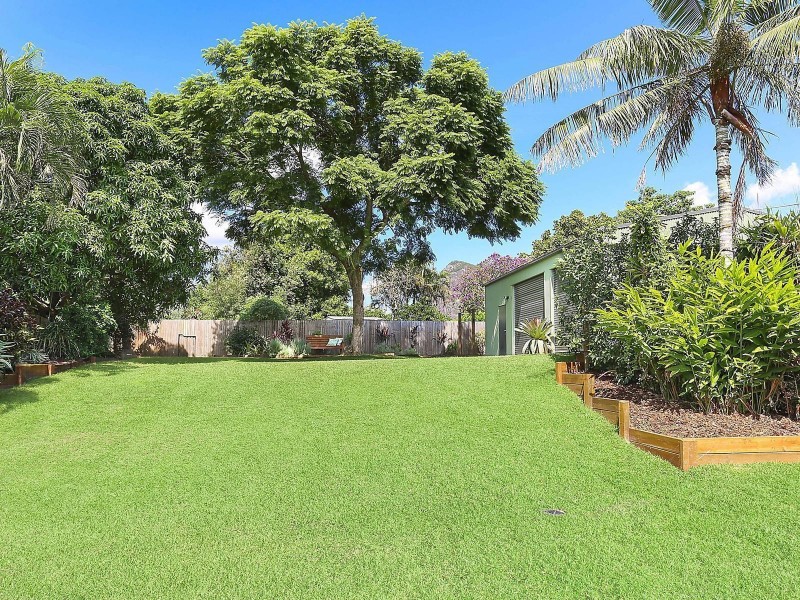 38 Hillside Road, Glass House Mountains QLD 4518