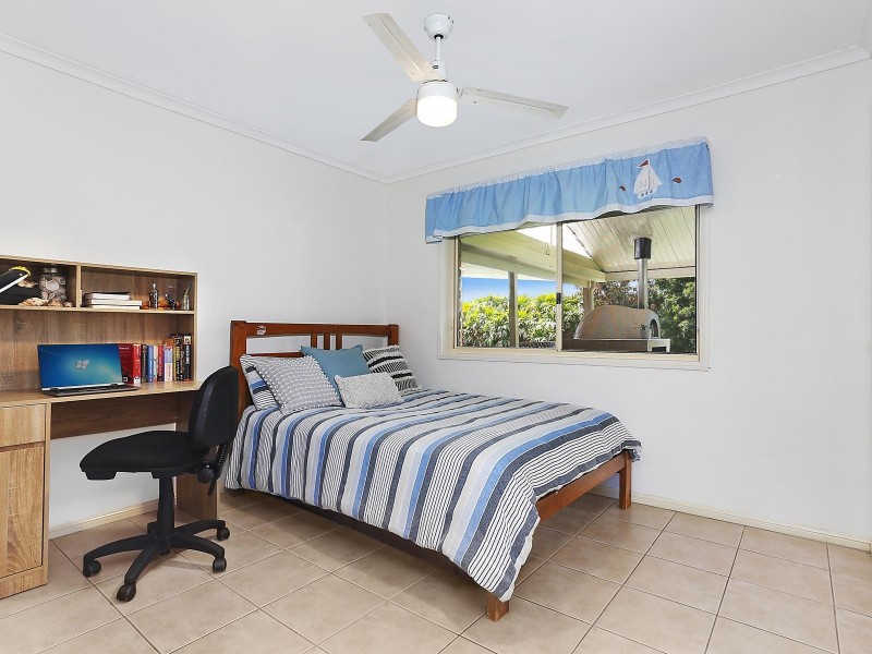 38 Hillside Road, Glass House Mountains QLD 4518
