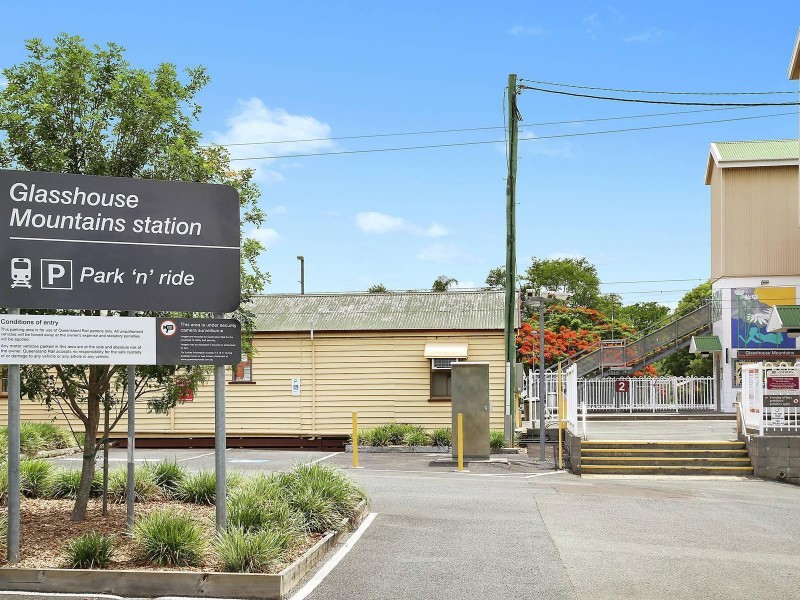 38 Hillside Road, Glass House Mountains QLD 4518