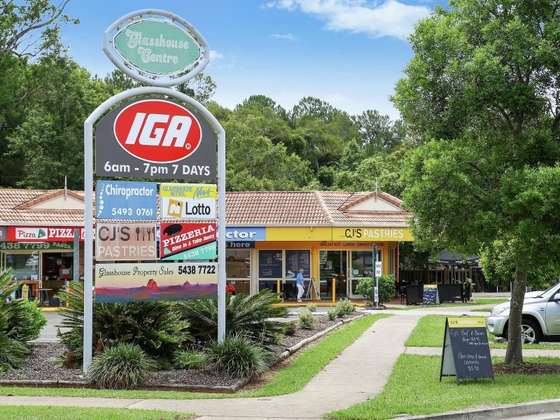 38 Hillside Road, Glass House Mountains QLD 4518