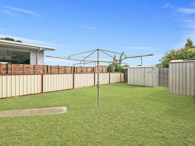 12 Palmer Avenue, Golden Beach QLD 4551