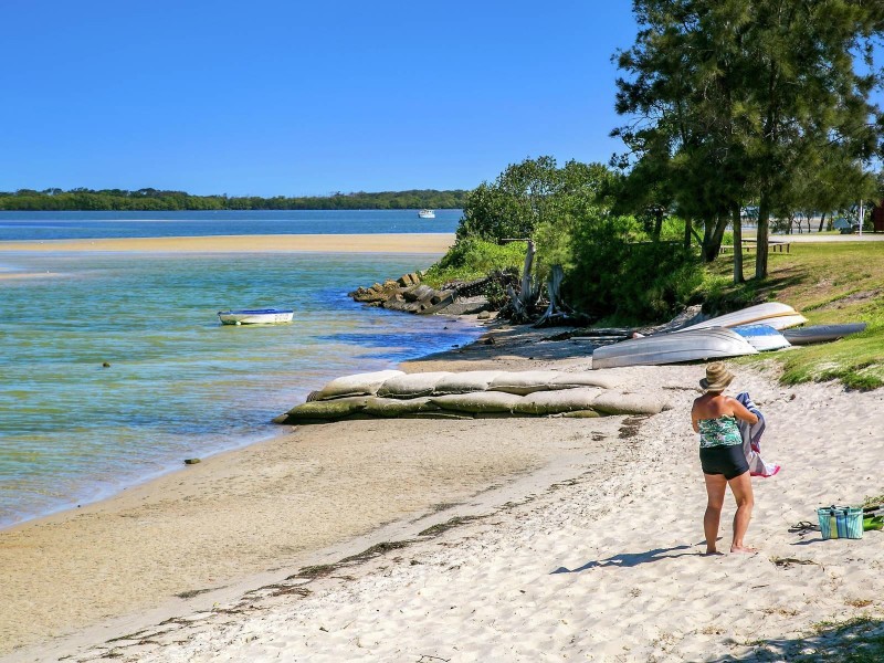 12 Palmer Avenue, Golden Beach QLD 4551