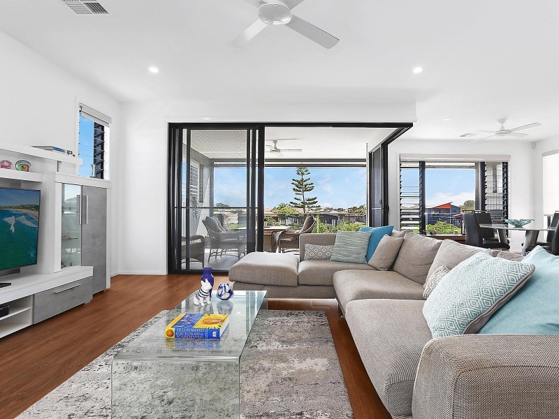 39 Marina View Drive, Pelican Waters QLD 4551