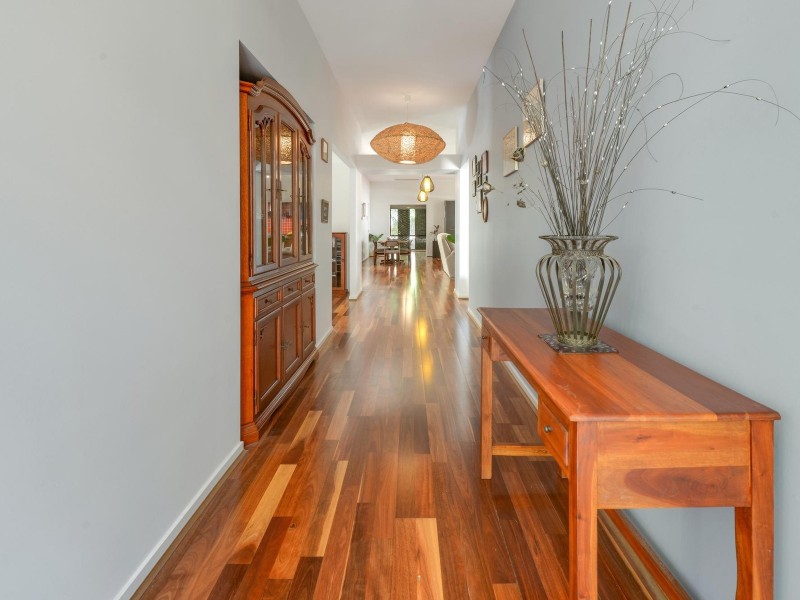 1 Wattlefield Road, Little Mountain QLD 4551