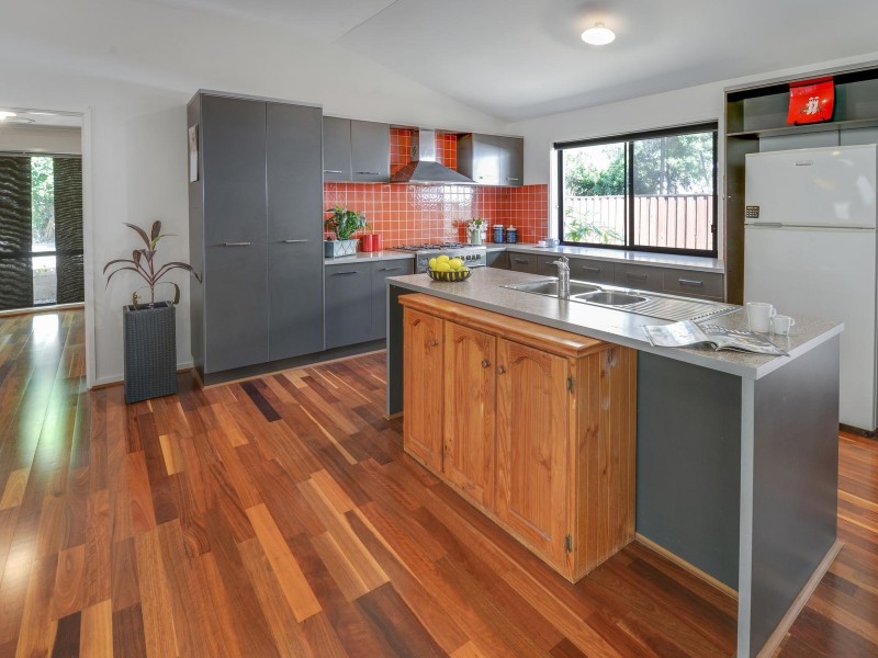 1 Wattlefield Road, Little Mountain QLD 4551