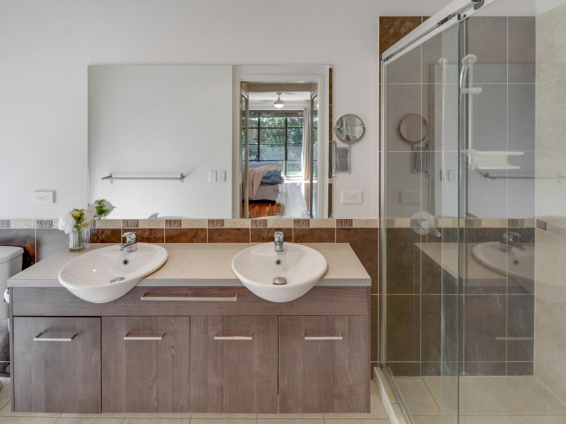 1 Wattlefield Road, Little Mountain QLD 4551