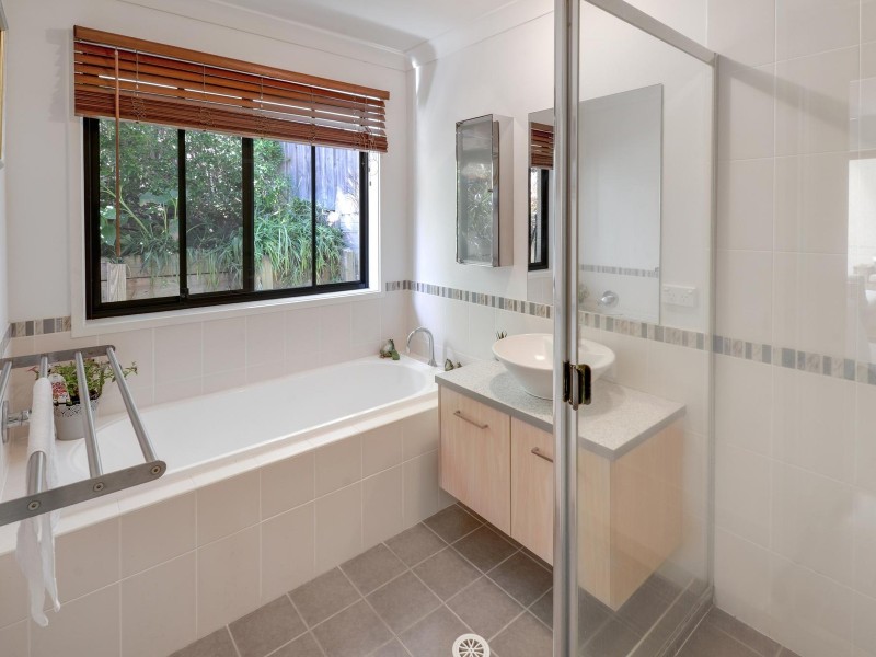 1 Wattlefield Road, Little Mountain QLD 4551