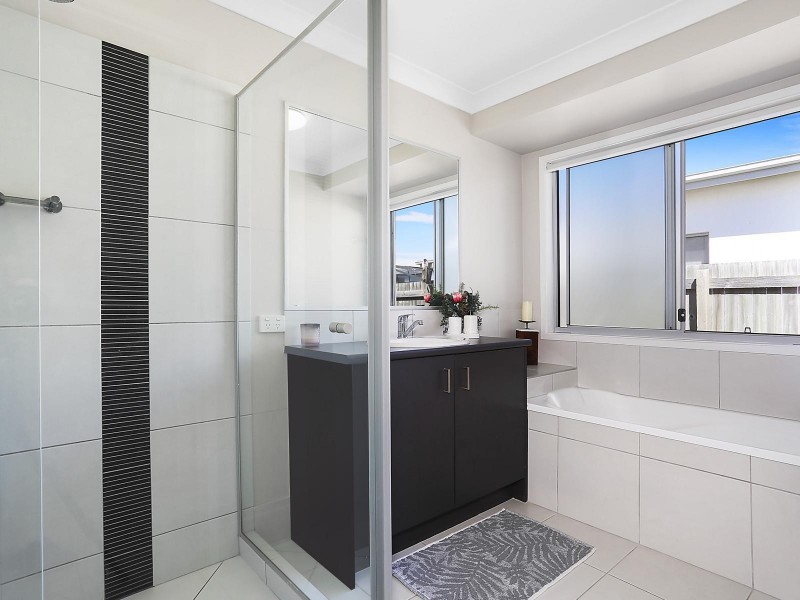 19 Genoa Circuit, Birtinya QLD 4575