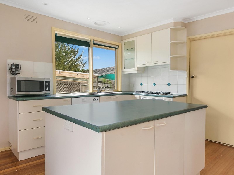 16 Wallara Crescent, Croydon VIC 3136