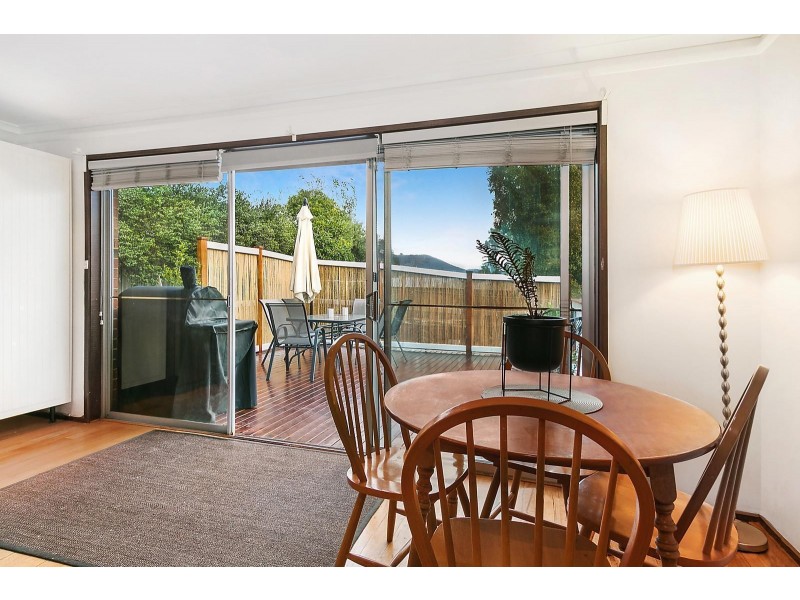 8 Kinarra Court, Mooroolbark VIC 3138