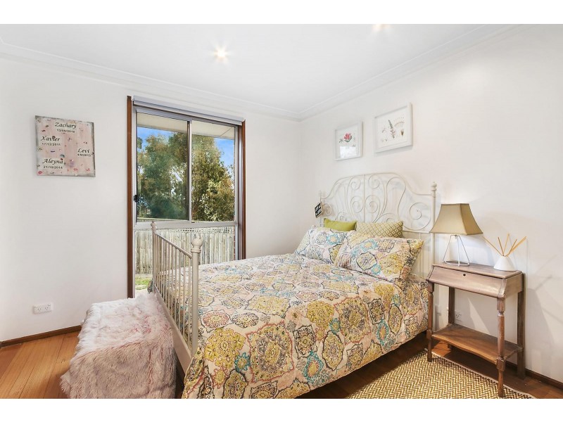 8 Kinarra Court, Mooroolbark VIC 3138