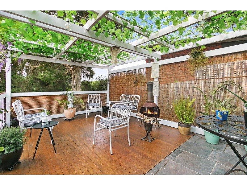 8 Kinarra Court, Mooroolbark VIC 3138