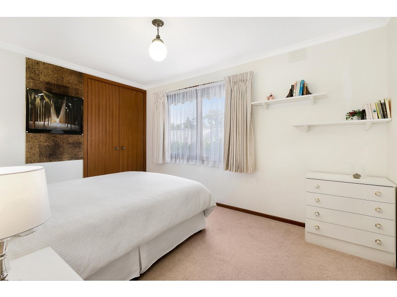 28 Glenwood Drive, Croydon VIC 3136