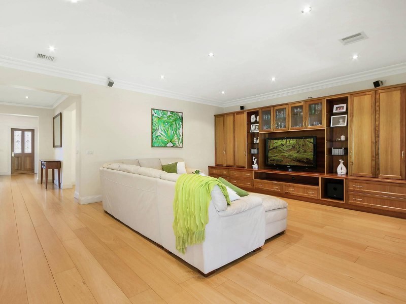 57 Blue Ridge Drive, Mooroolbark VIC 3138