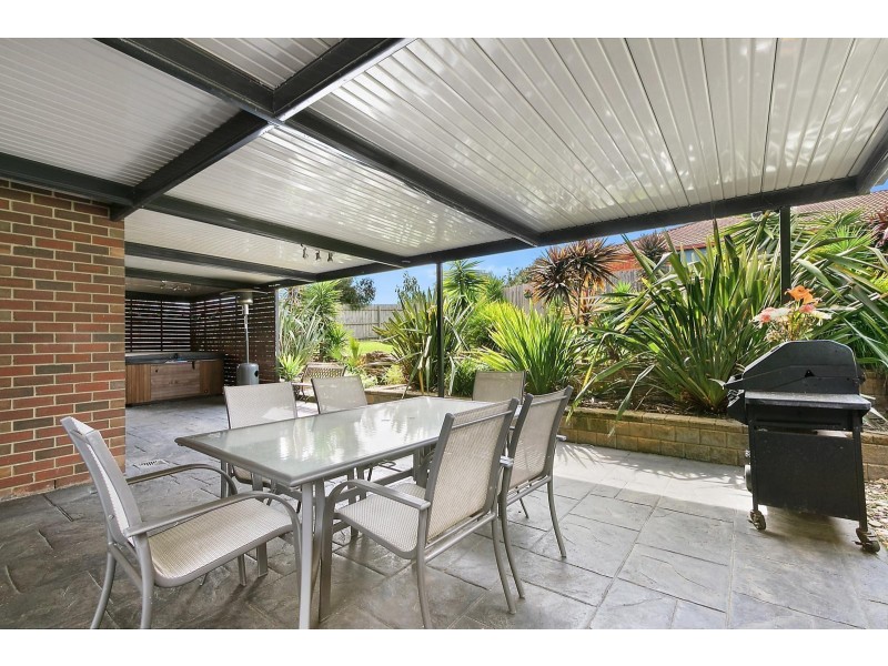 57 Blue Ridge Drive, Mooroolbark VIC 3138