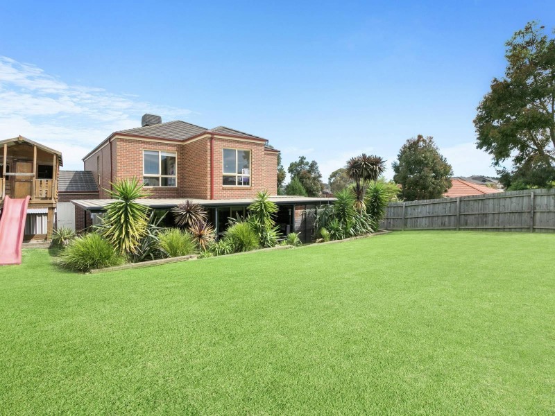 57 Blue Ridge Drive, Mooroolbark VIC 3138
