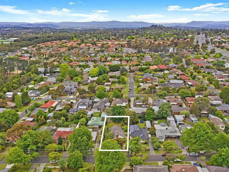 18 Maggs Street, Croydon VIC 3136