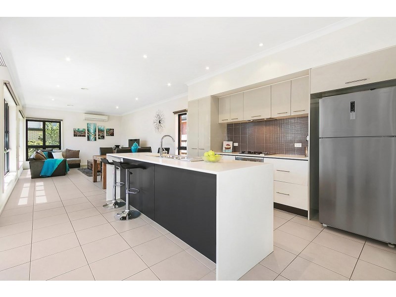 17 The Range Boulevard, Croydon VIC 3136