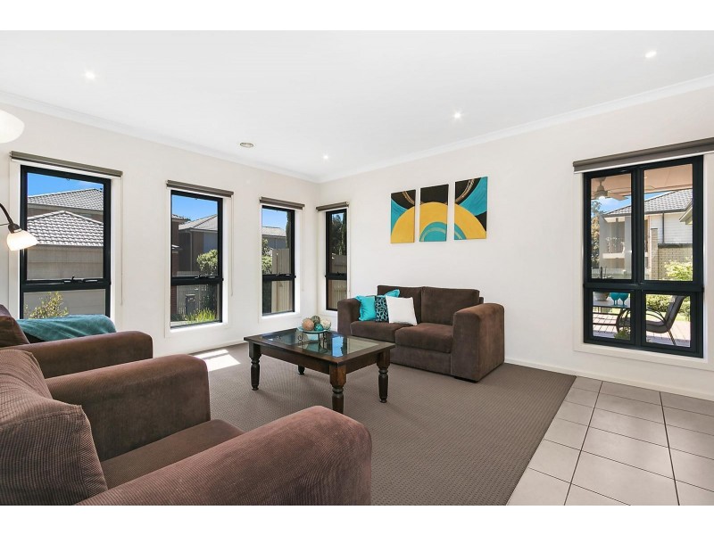 17 The Range Boulevard, Croydon VIC 3136