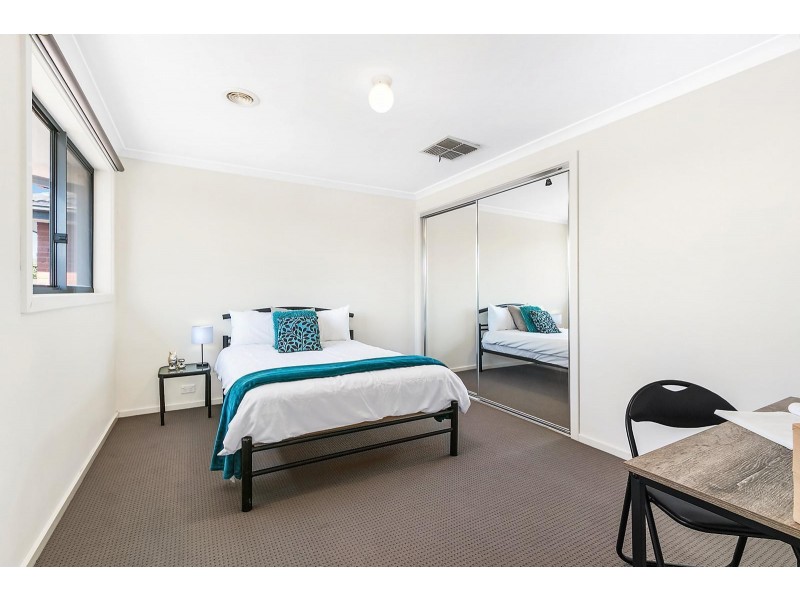 17 The Range Boulevard, Croydon VIC 3136