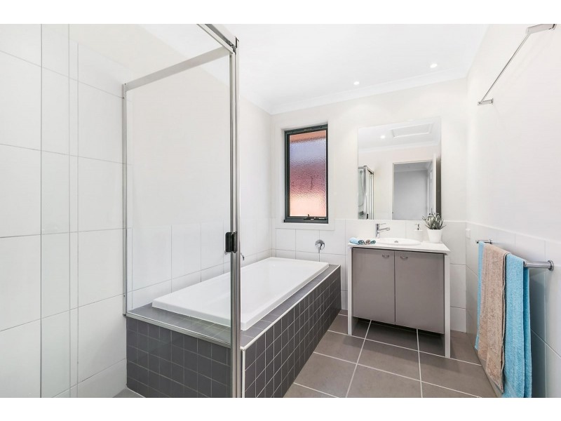 17 The Range Boulevard, Croydon VIC 3136