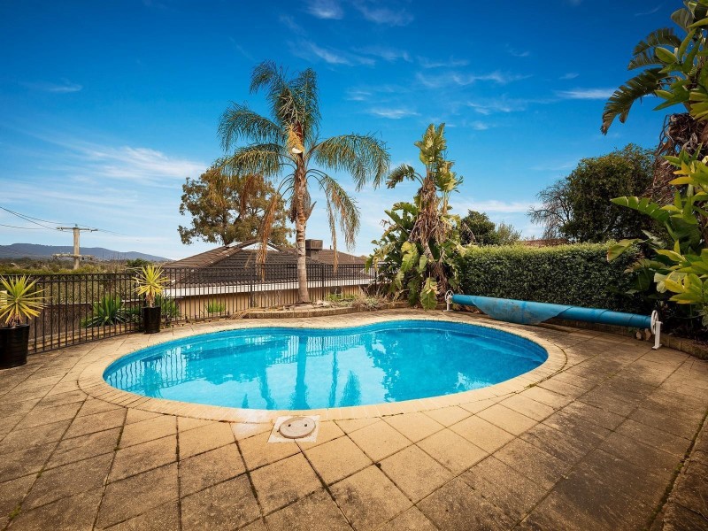 17 Alawara Drive, Mooroolbark VIC 3138